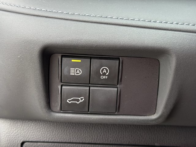 Used 2024 Toyota Highlander XSE FWD image 26