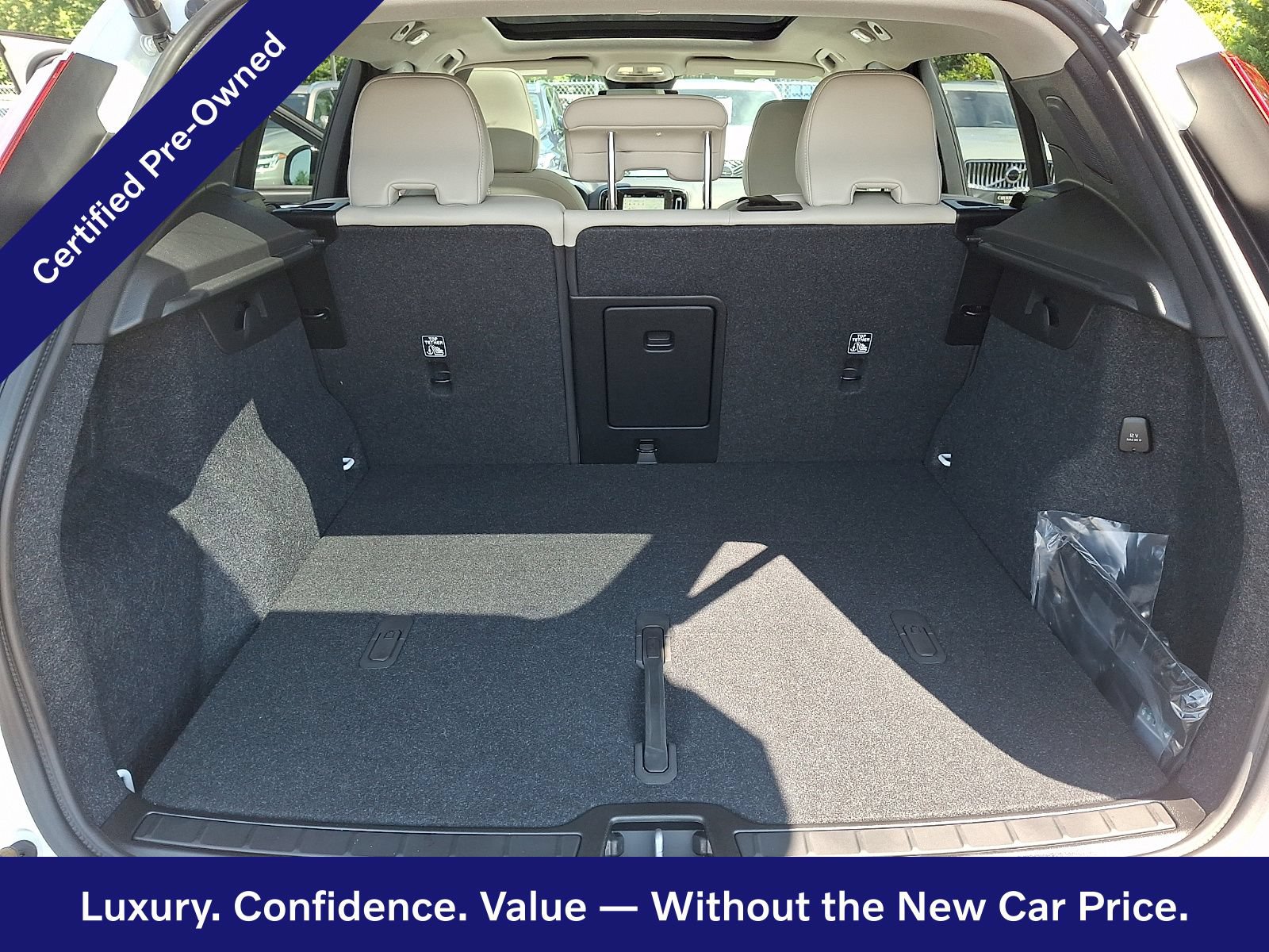 Certified 2025 Volvo XC40 B5 Ultra AWD/4WD image 29