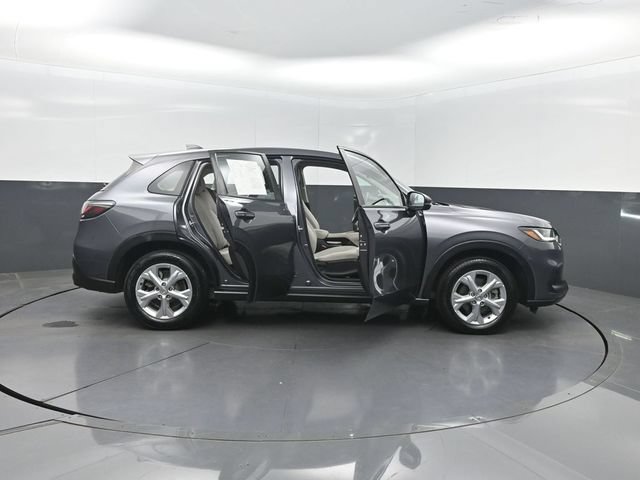 Used 2023 Honda HR-V LX image 35