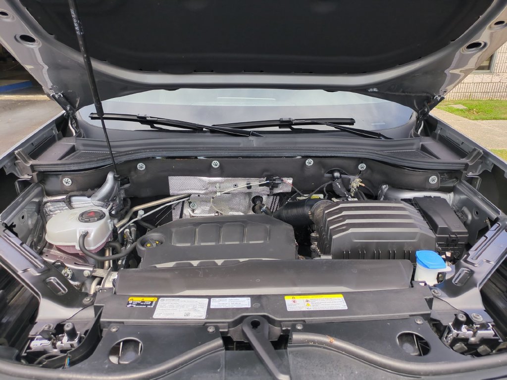 Used 2025 Volkswagen Atlas Cross Sport SE FWD image 35