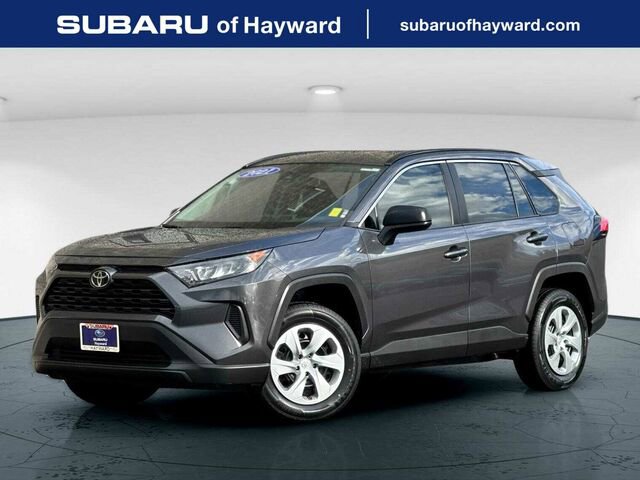 Used 2021 Toyota RAV4 LE video 1