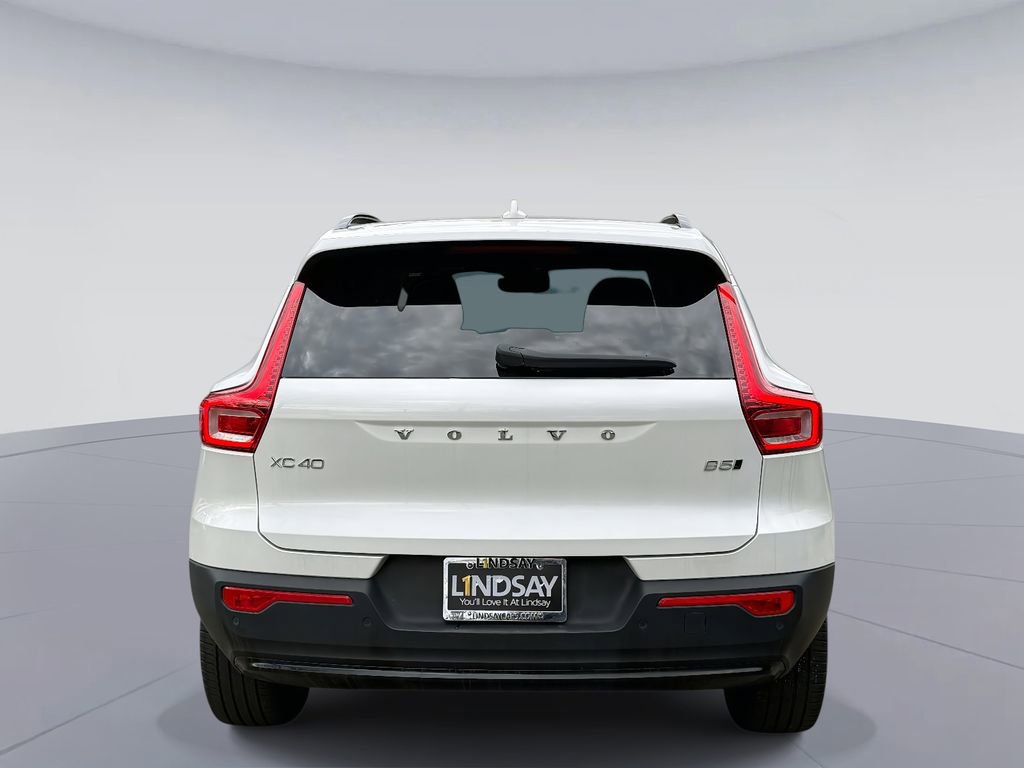 Used 2023 Volvo XC40 B5 Plus w/ Driver Assist Package image 11