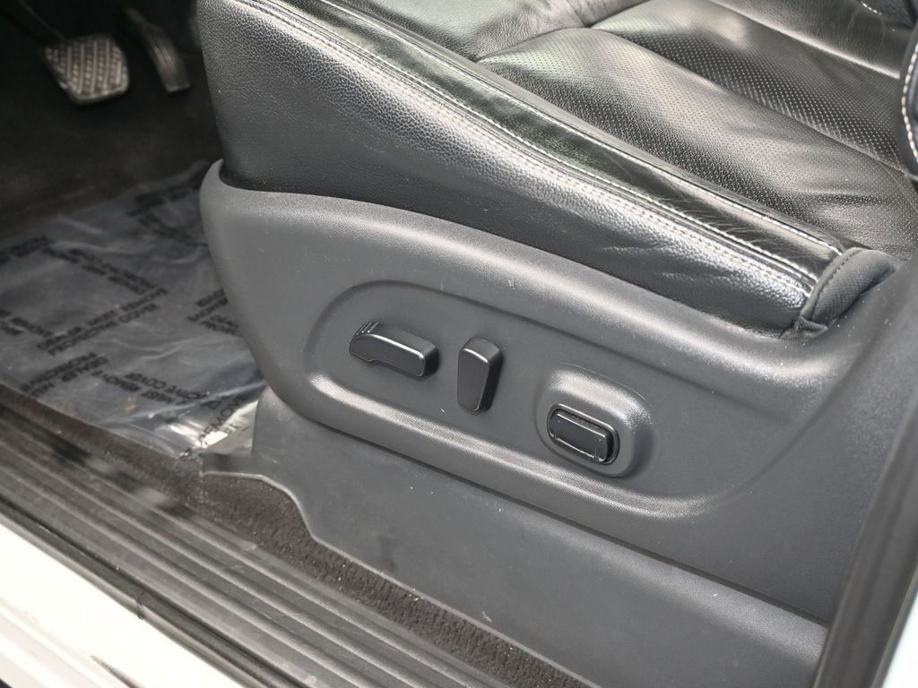 Used 2018 Nissan Titan PRO-4X w/ Pro-4x Convenience Package image 12