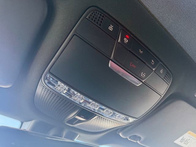 Used 2021 Mercedes-Benz GLC 300 4MATIC image 16