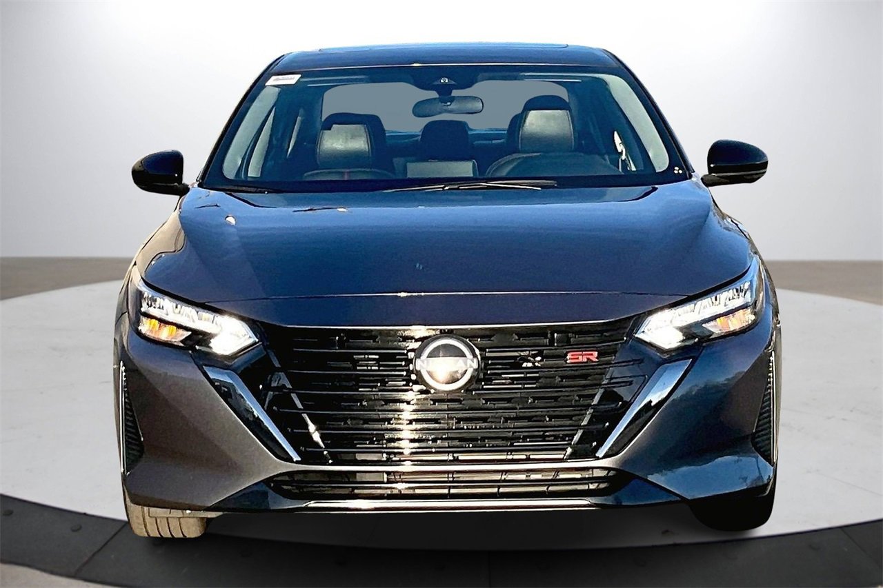 Used 2025 Nissan Sentra SR w/ SR Premium Package image 3
