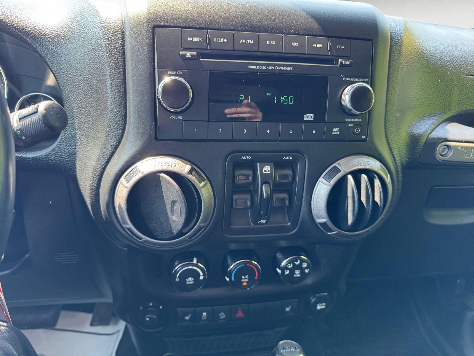 Used 2018 Jeep Wrangler Unlimited Sport S AWD/4WD image 15
