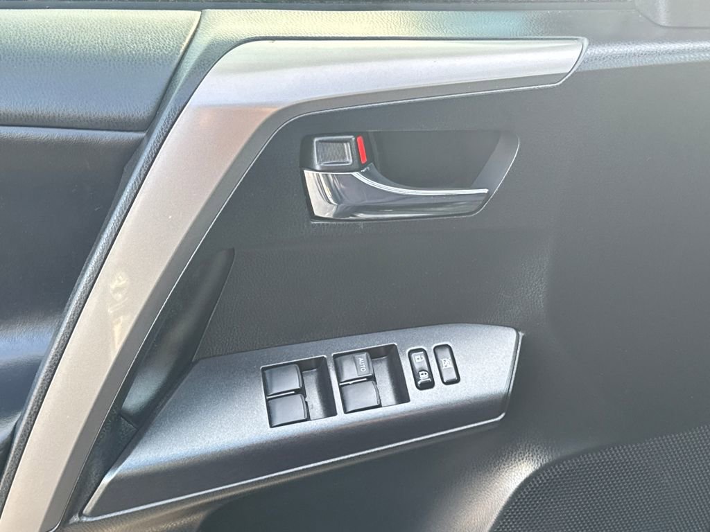 Used 2018 Toyota RAV4 XLE image 35