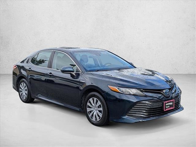 Used 2020 Toyota Camry LE image 3