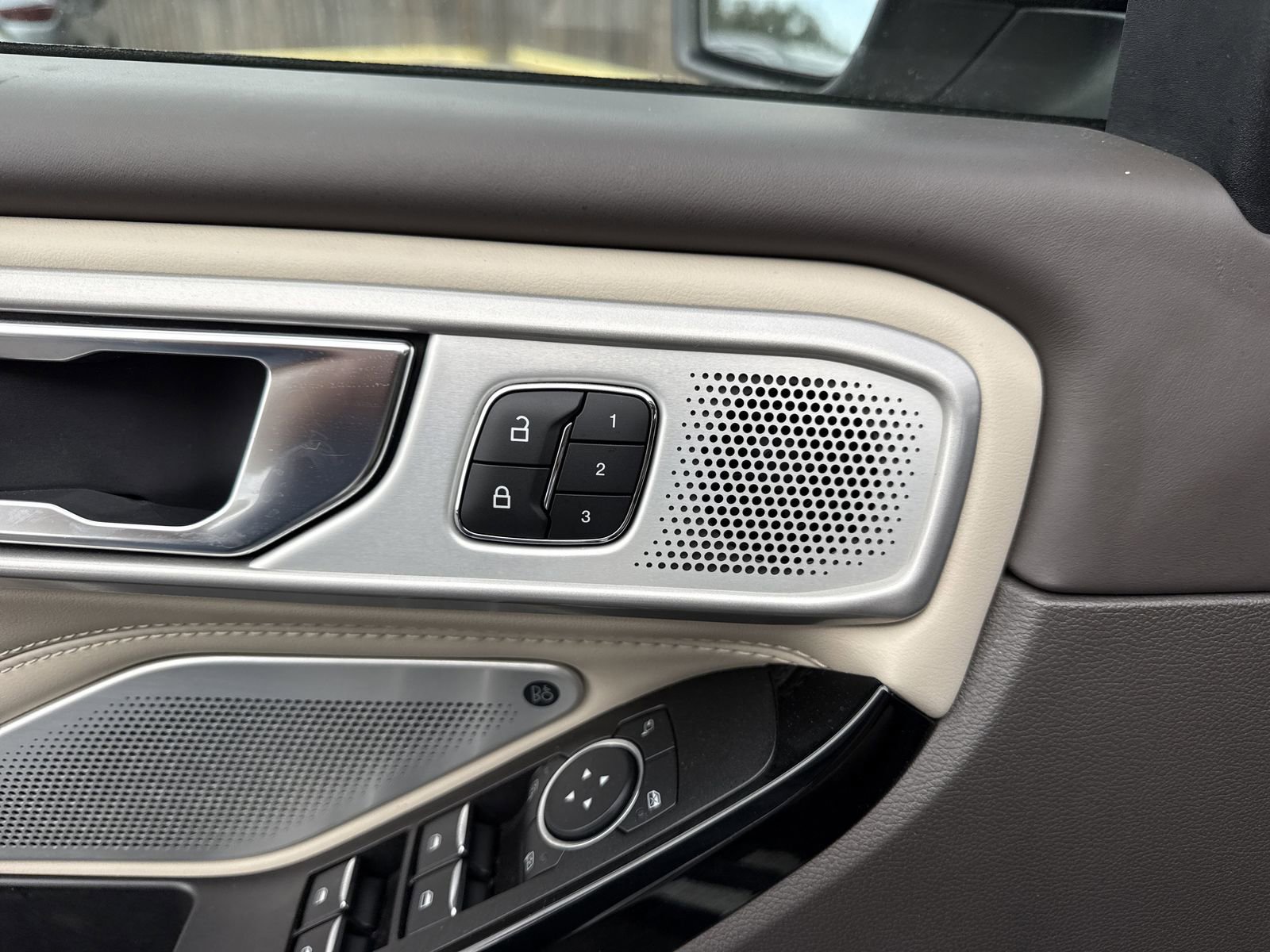 Used 2022 Ford Explorer Platinum w/ Equipment Group 601A image 20