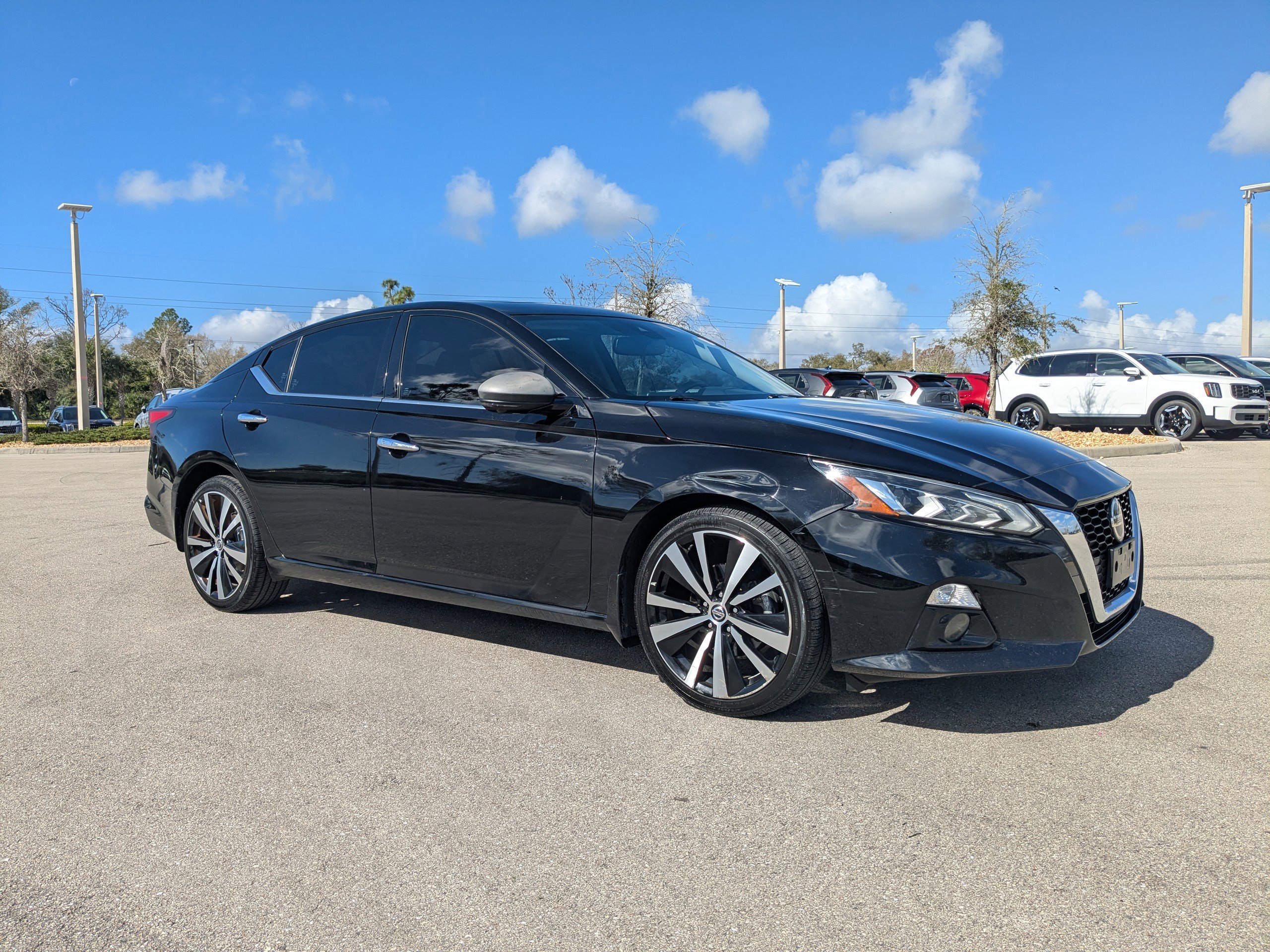 Used 2022 Nissan Altima 2.5 Platinum image 2