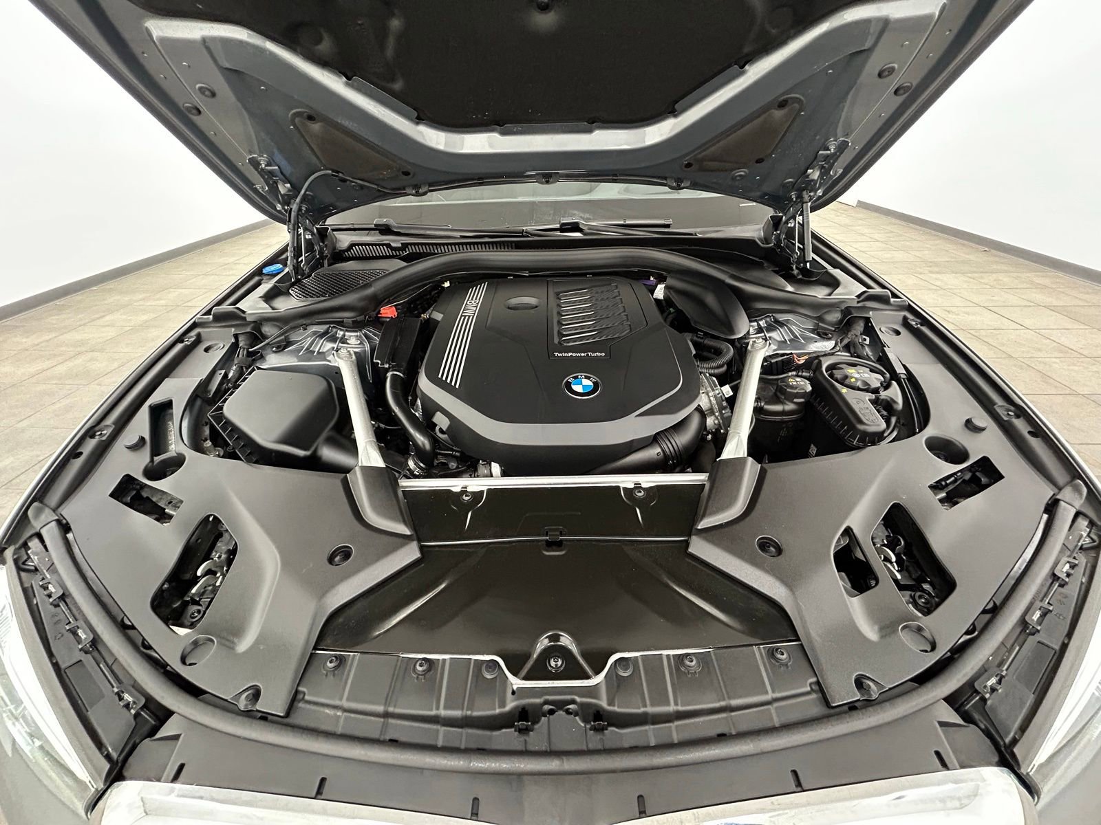 Used 2023 BMW 540i xDrive w/ Premium Package image 42