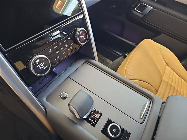New 2025 Land Rover Discovery Dynamic SE AWD/4WD image 23