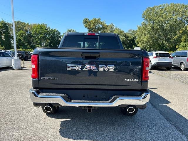 New 2026 RAM 1500 4x4 Crew Cab image 4