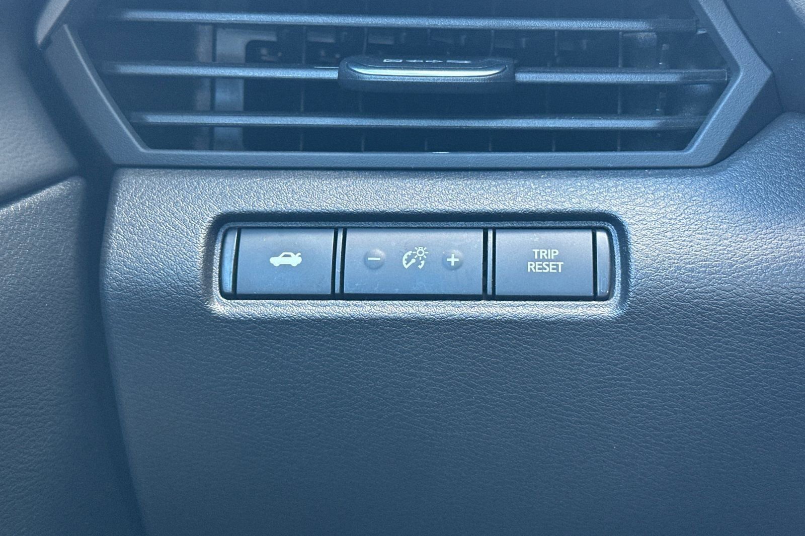 Certified 2025 Nissan Altima 2.5 SV image 30