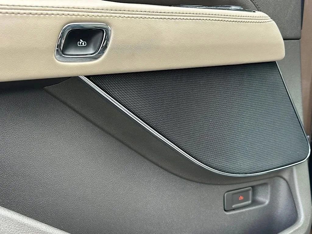 Used 2022 Lincoln Aviator Reserve w/ Equipment Group 201A image 17