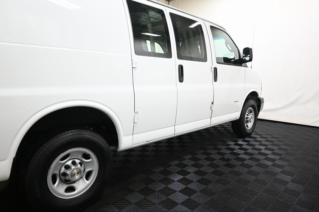 Used 2021 Chevrolet Express 2500 image 10