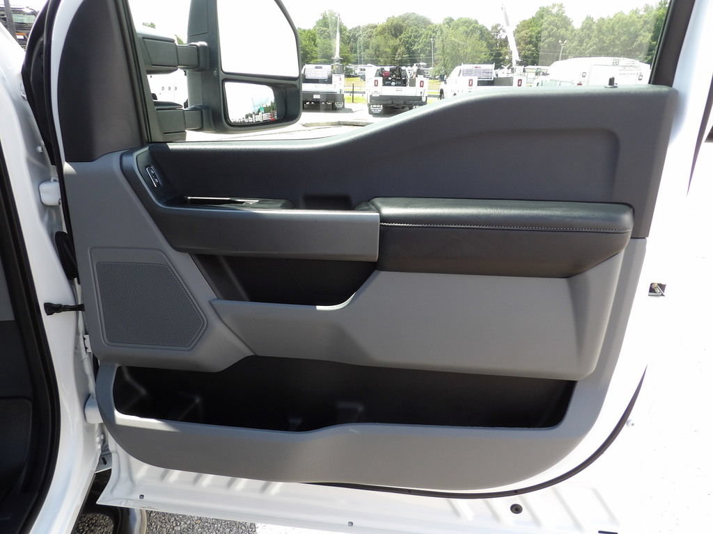 Used 2025 Ford F350 XLT AWD/4WD image 39