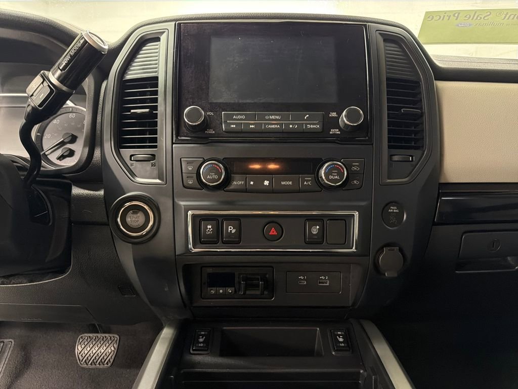 Used 2023 Nissan Titan SV w/ SV Convenience Package RWD image 16