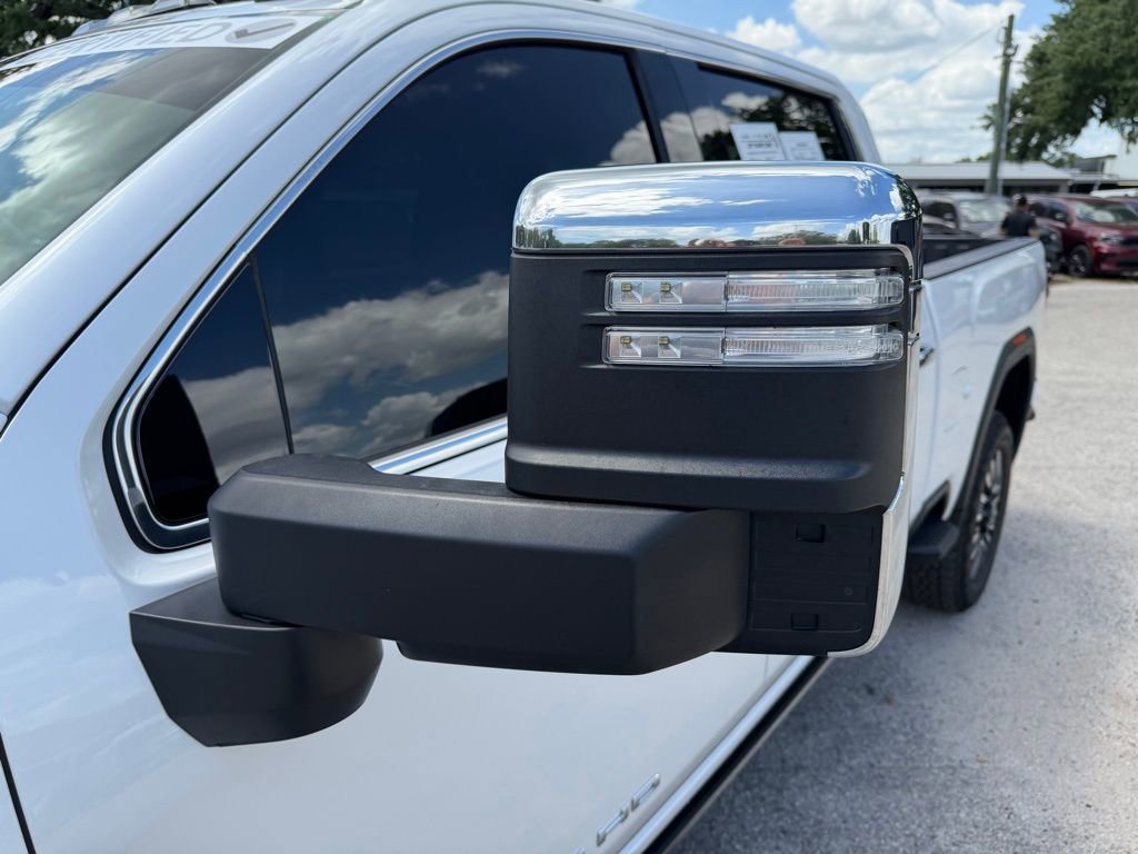Used 2024 GMC Sierra 2500 Denali Ultimate AWD/4WD image 13