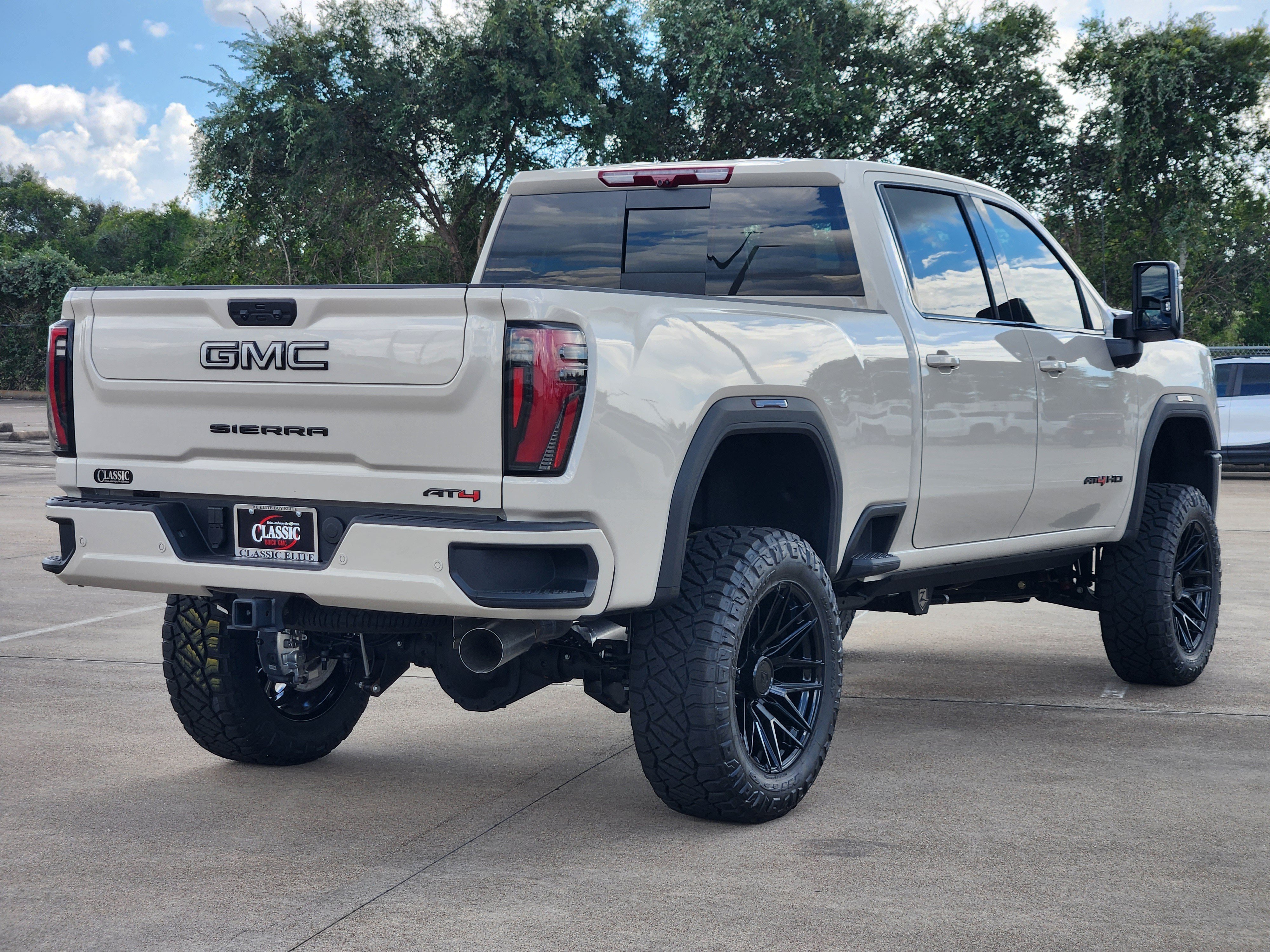 New 2026 GMC Sierra 2500 AT4 w/ AT4 Premium Plus Package AWD/4WD image 4