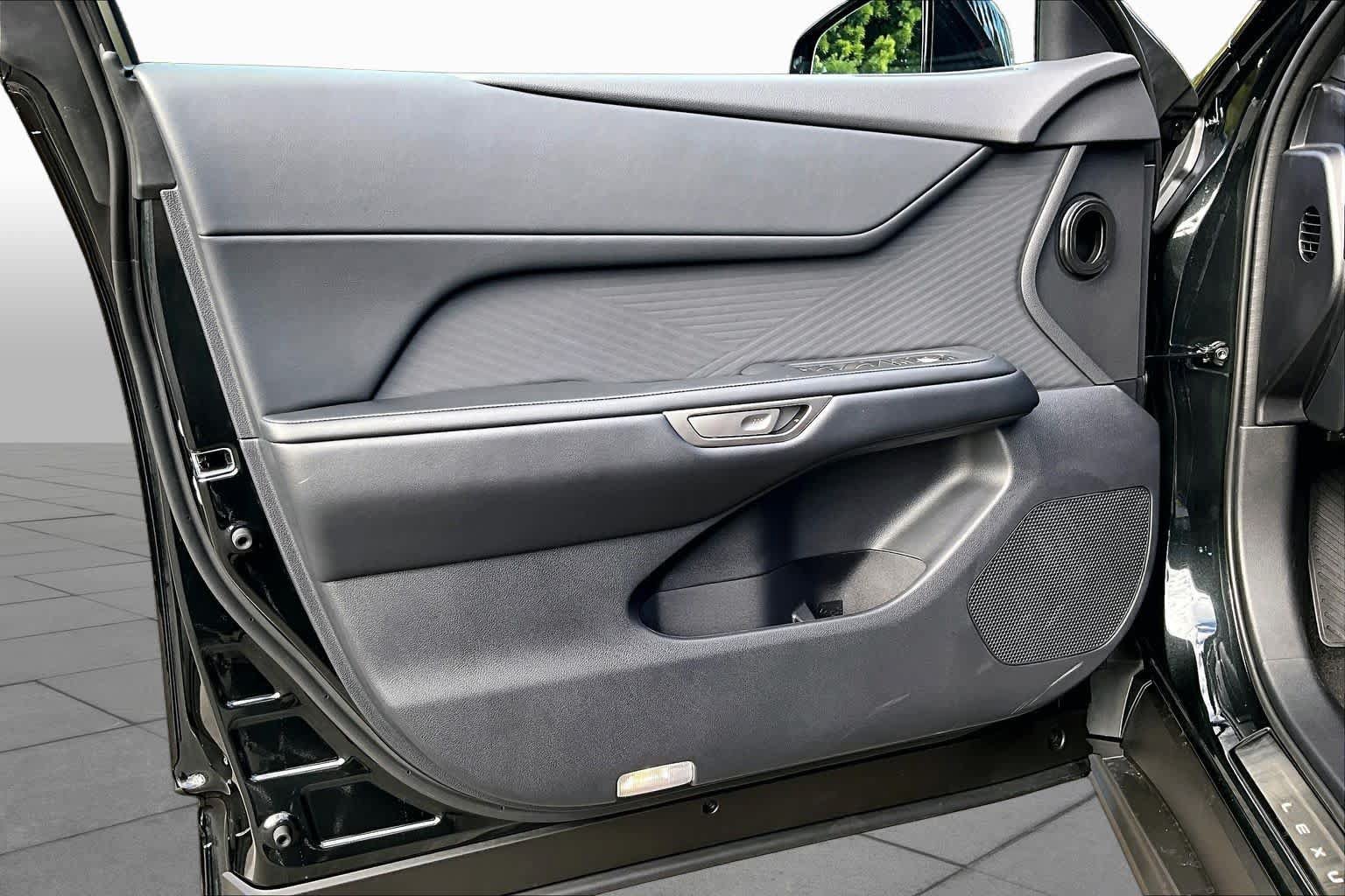 New 2026 Lexus ES 350e w/ Convenience Package FWD image 16