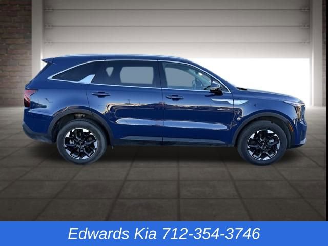 New 2025 Kia Sorento S image 2
