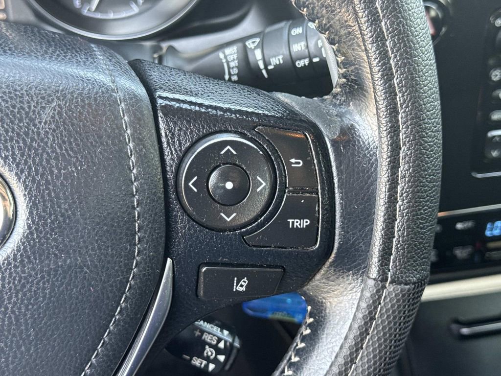 Used 2018 Toyota Corolla iM image 10