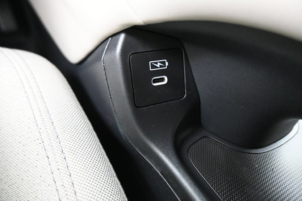 Used 2024 Honda HR-V LX image 12