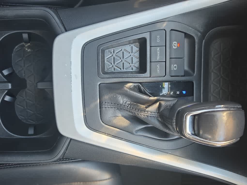 Used 2022 Toyota RAV4 XLE Premium FWD image 33