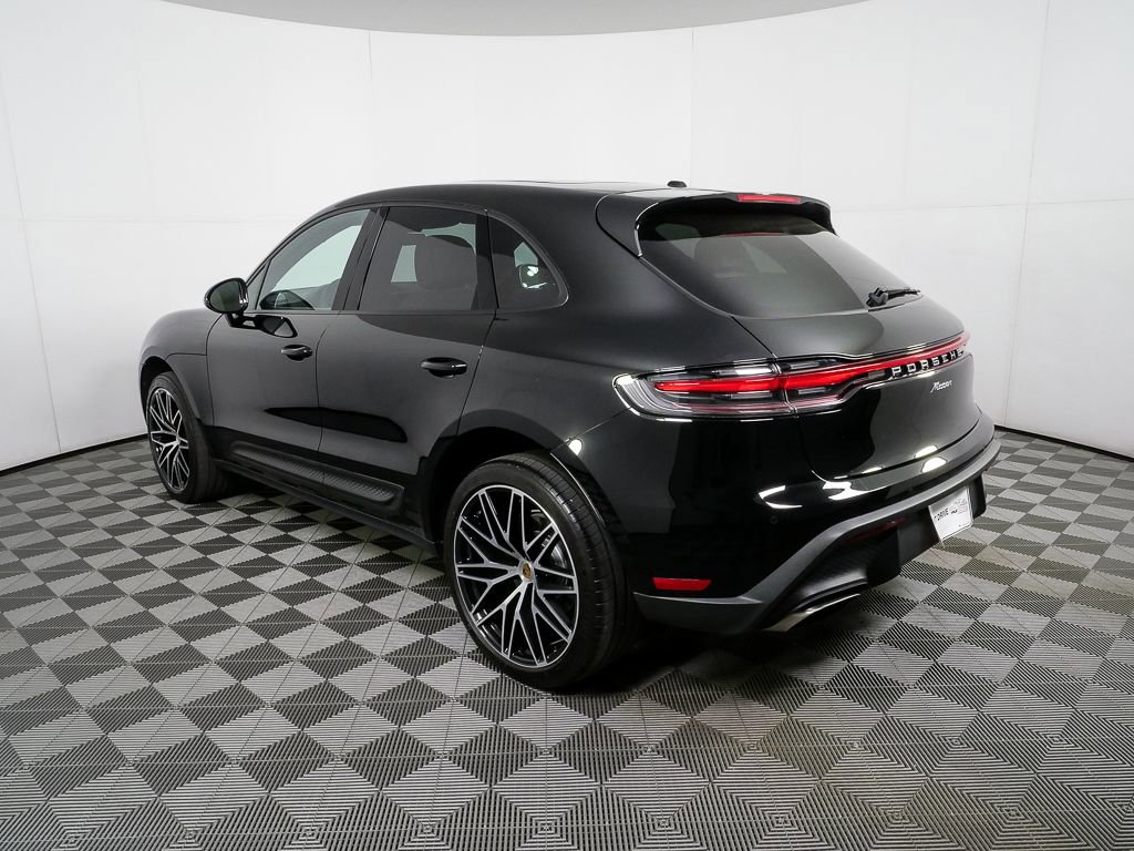 Certified 2023 Porsche Macan Turbo AWD/4WD image 3