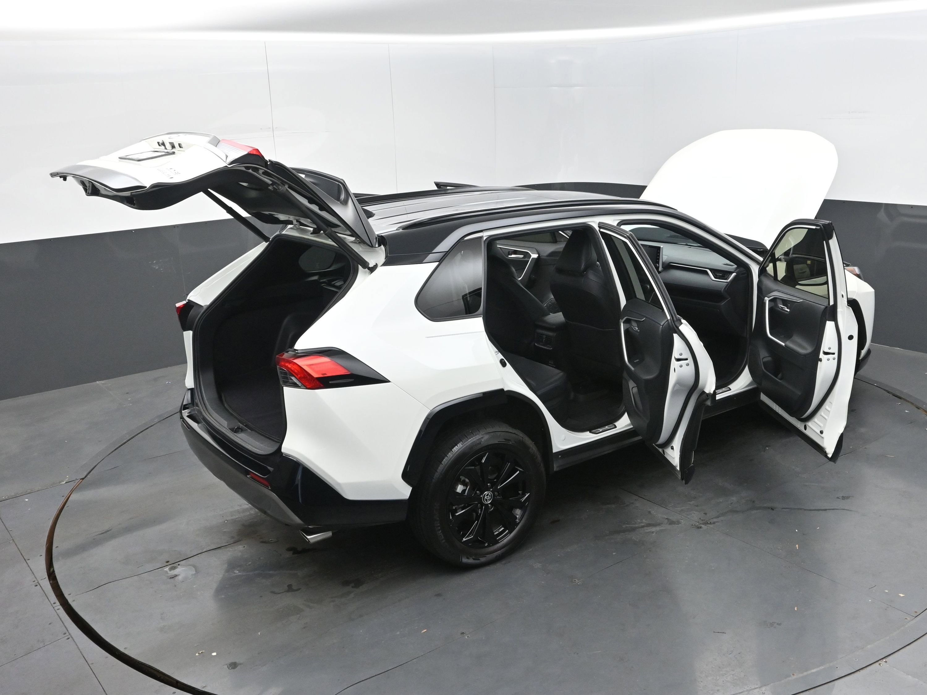 Used 2022 Toyota RAV4 XSE image 42