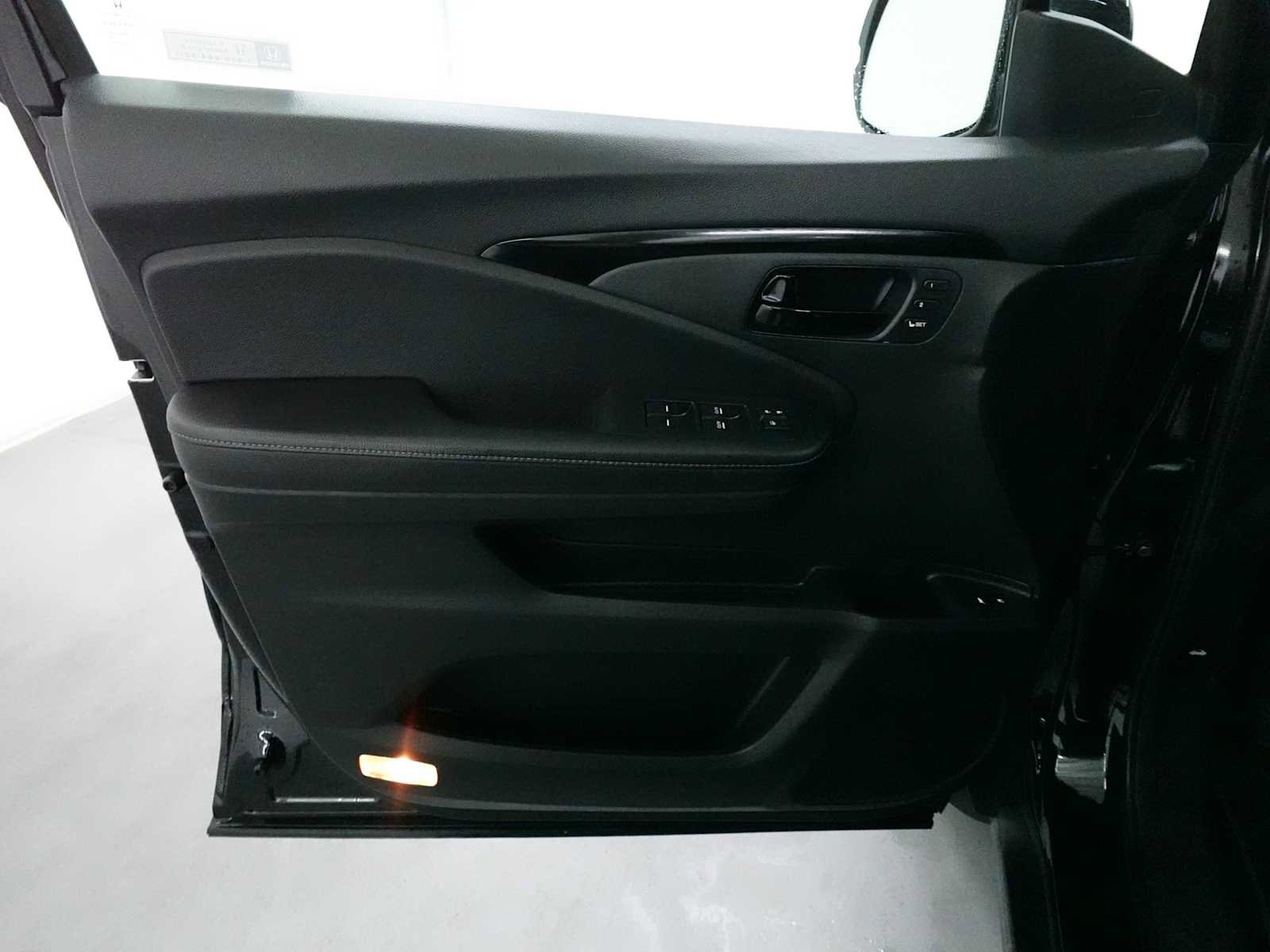 Certified 2023 Honda Passport Elite image 10