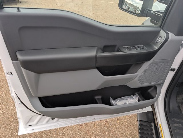 New 2027 Ford F550 4x4 Crew Cab image 15