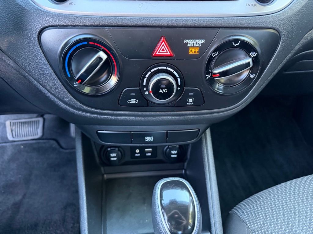 Used 2021 Hyundai Accent SE image 34