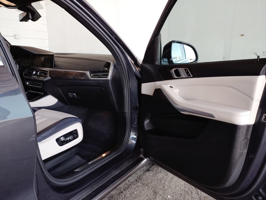 Used 2022 BMW X5 xDrive45e w/ Premium Package AWD/4WD image 10