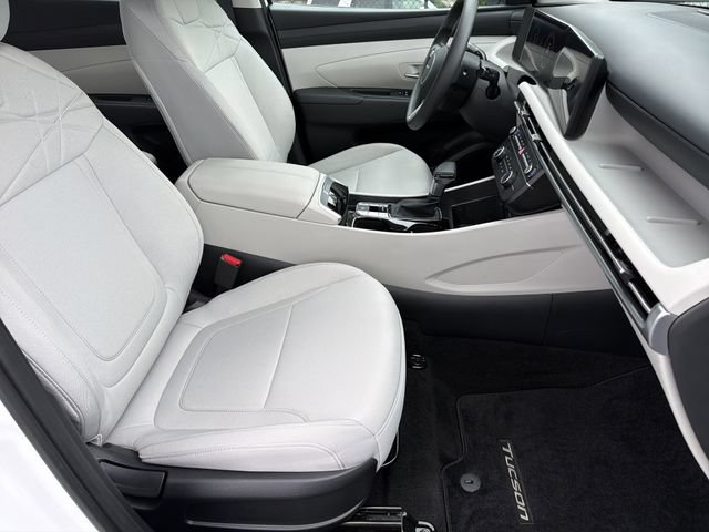 Certified 2025 Hyundai Tucson SE FWD image 13