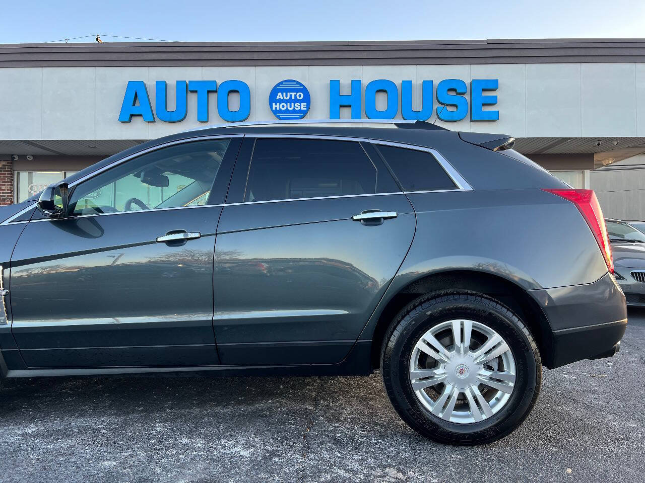 Used 2011 Cadillac SRX Luxury FWD image 38