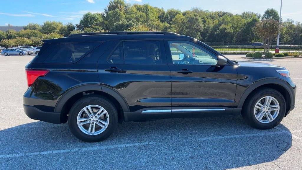 Used 2022 Ford Explorer XLT w/ Equipment Group 202A image 7