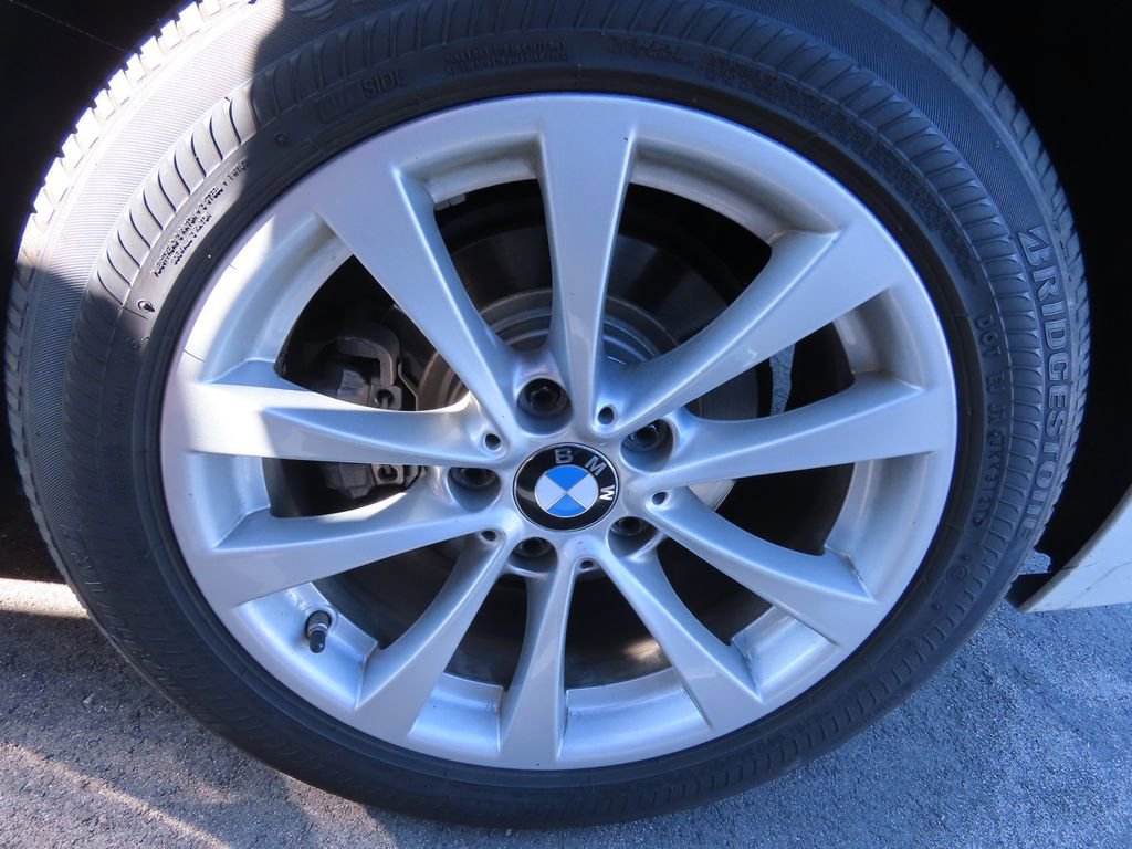 Used 2018 BMW 320i Sedan image 16