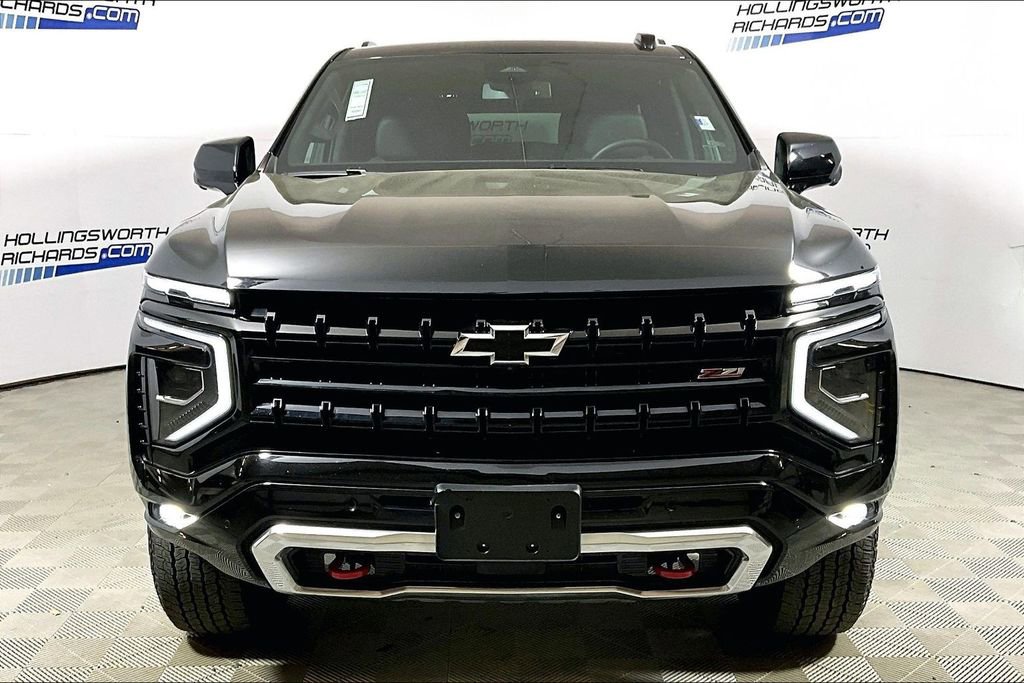 Used 2025 Chevrolet Suburban Z71 image 2