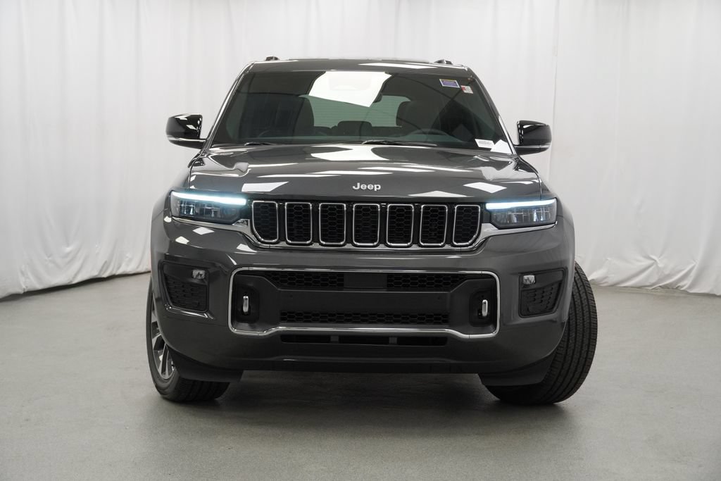 Certified 2025 Jeep Grand Cherokee Overland w/ Trailer Tow Package AWD/4WD image 8