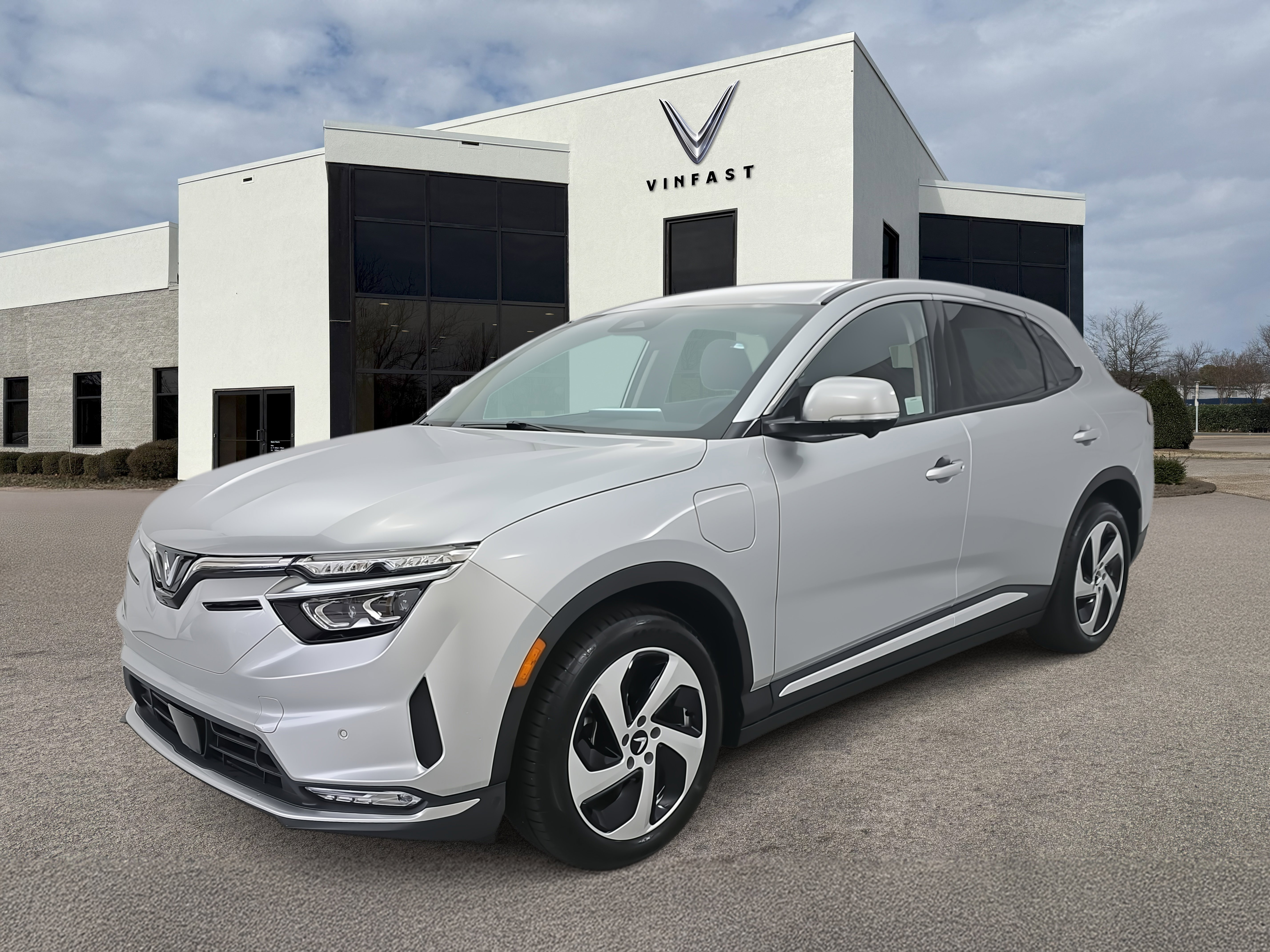 New 2025 VinFast VF 8 Eco video 1