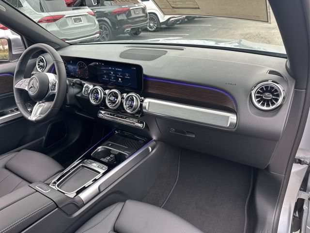 Used 2026 Mercedes-Benz GLB 250 image 32