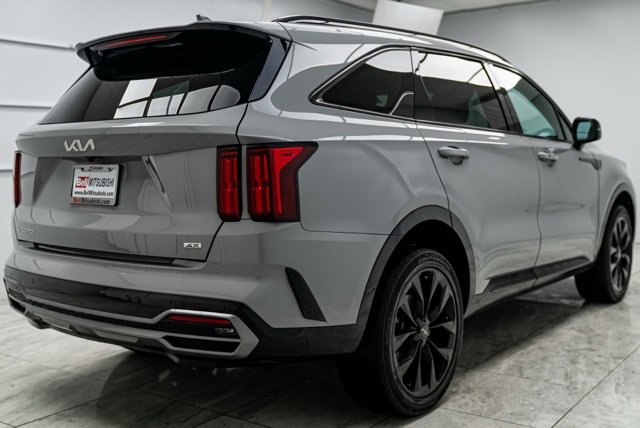 Used 2023 Kia Sorento SX image 9