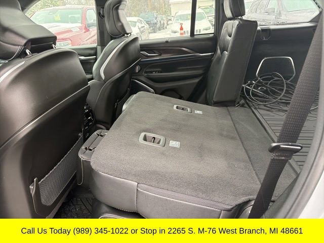 Used 2024 Jeep Grand Cherokee Overland w/ Advanced Protech Group III image 37