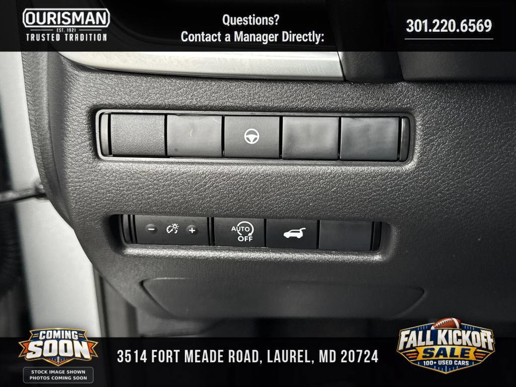 Used 2025 Nissan Rogue SV AWD/4WD image 28
