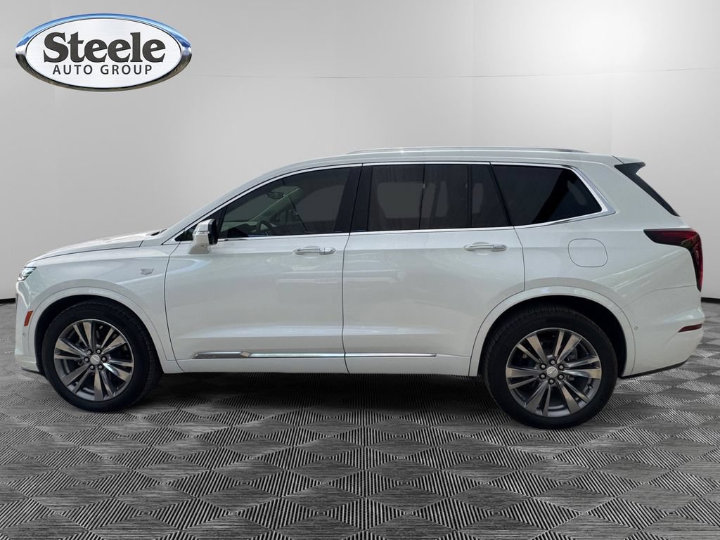 Used 2024 Cadillac XT6 Premium Luxury w/ Technology Package FWD image 2