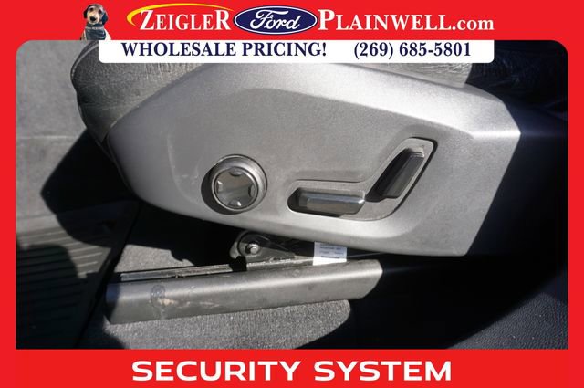 Used 2018 Volvo XC60 T6 Momentum w/ Advanced Package image 19