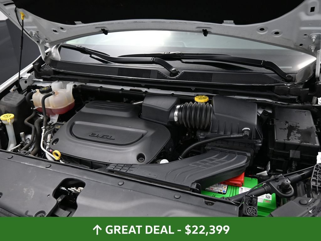 Used 2023 Chrysler Pacifica Limited FWD image 14