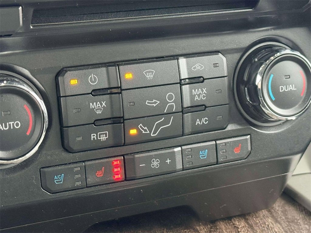 Used 2017 Ford F350 Lariat w/ Chrome Package image 20